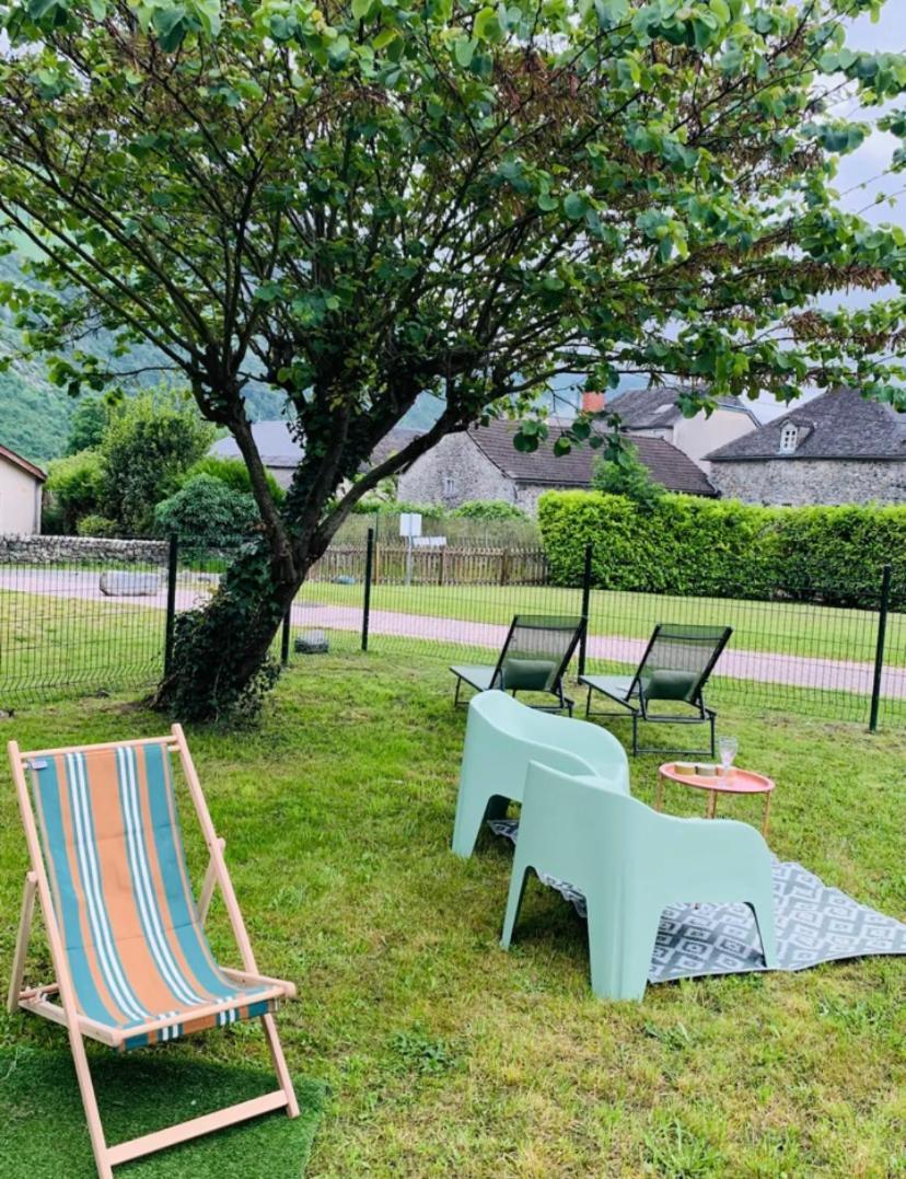 La Suite Unique - Le Jardin Sur Les Pyrenees- Vue Panoramique Montagne -Jardin Cloture Prive De 100M2-Parking-Linge De Lit Et Serviettes Compris- Bielle Luaran gambar
