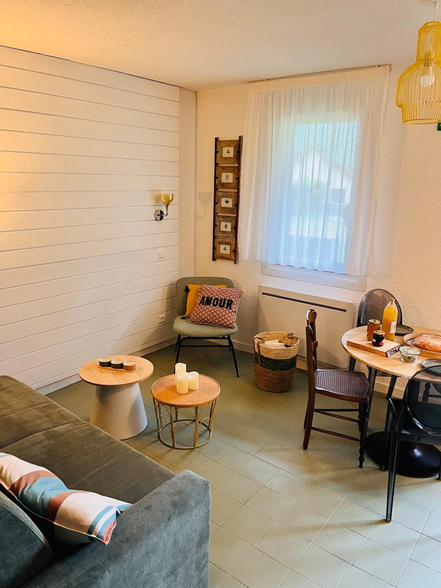 La Suite Unique - Le Jardin Sur Les Pyrenees- Vue Panoramique Montagne -Jardin Cloture Prive De 100M2-Parking-Linge De Lit Et Serviettes Compris- Bielle Luaran gambar