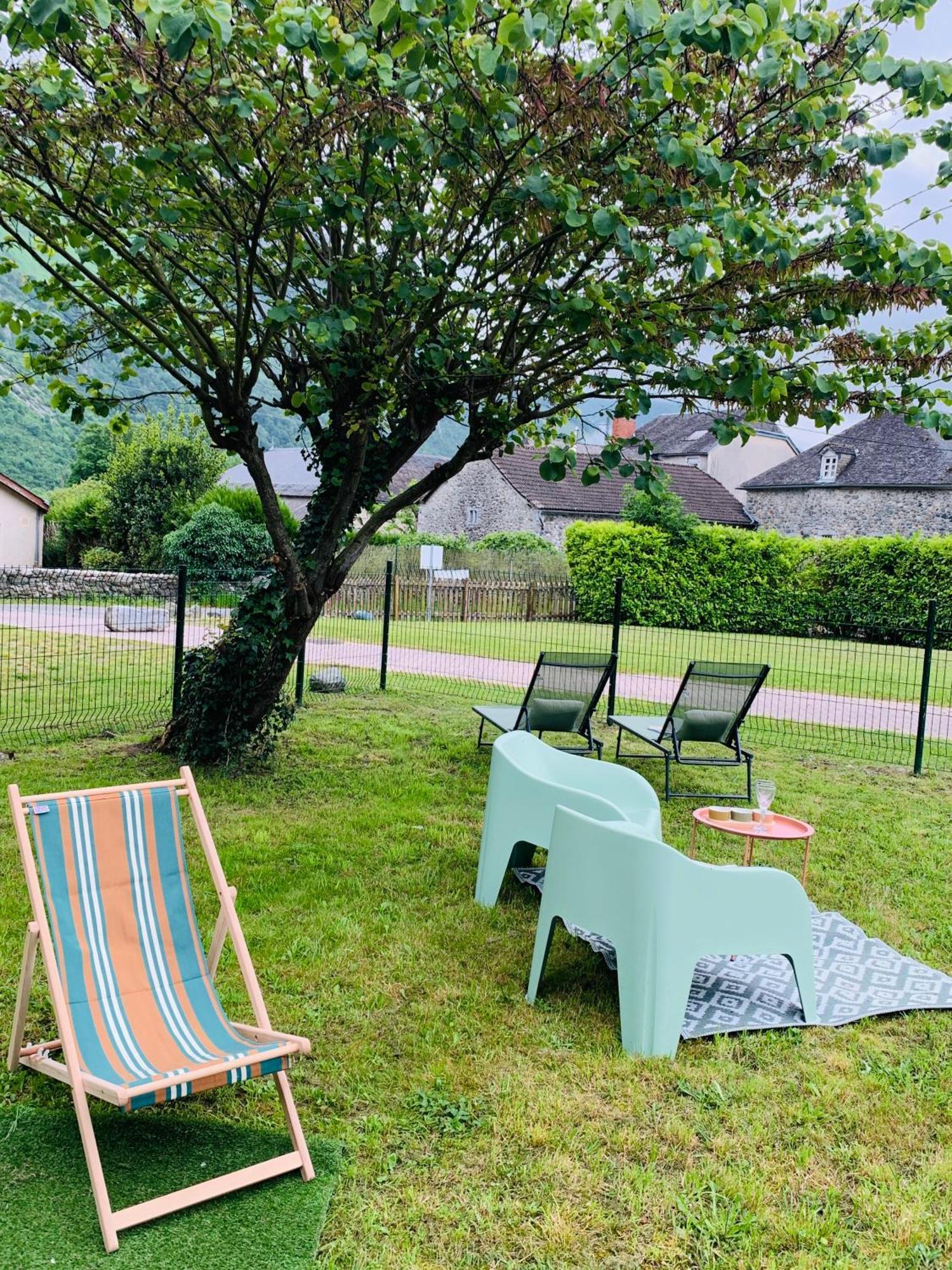 La Suite Unique - Le Jardin Sur Les Pyrenees- Vue Panoramique Montagne -Jardin Cloture Prive De 100M2-Parking-Linge De Lit Et Serviettes Compris- Bielle Luaran gambar