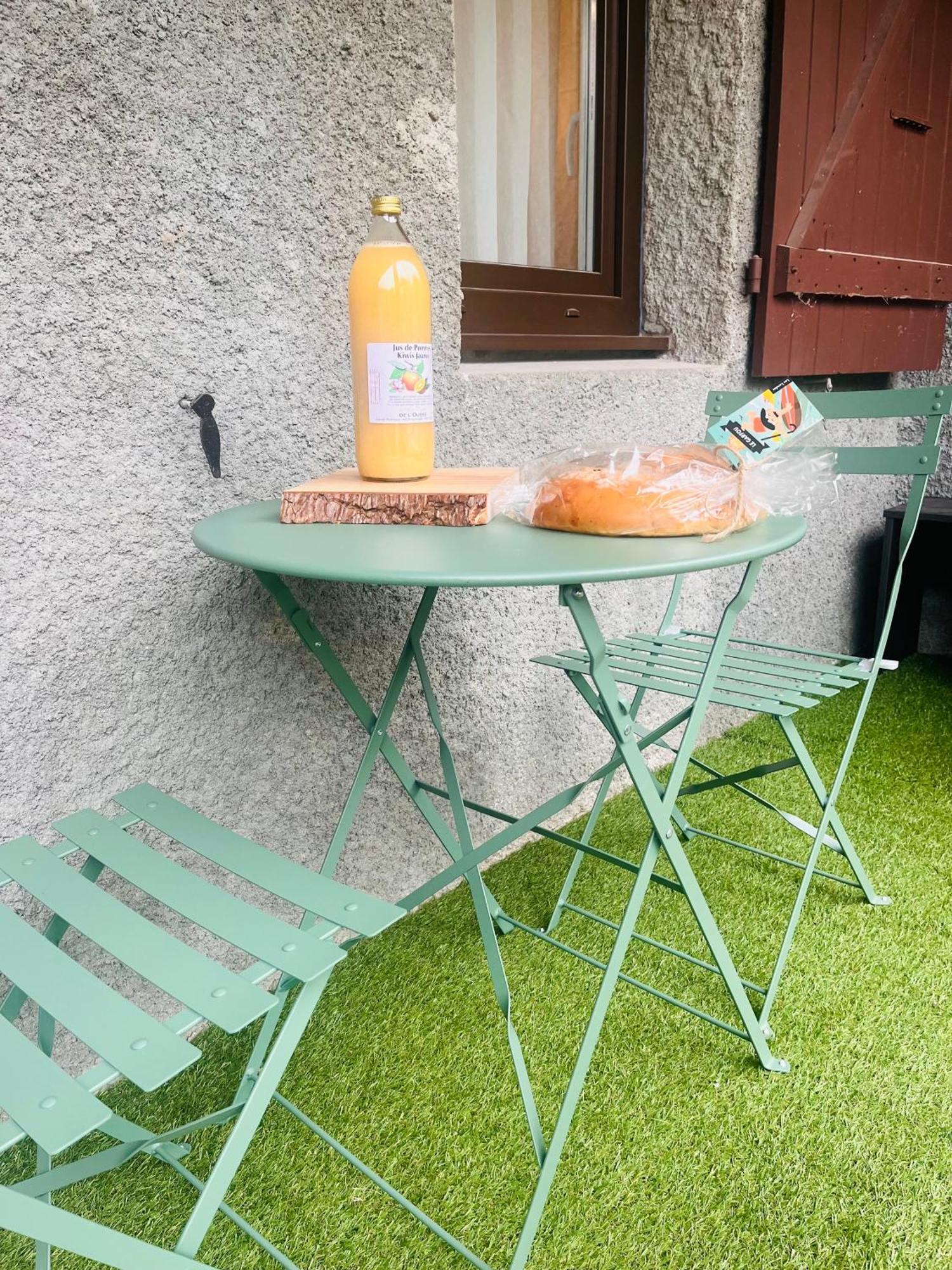 La Suite Unique - Le Jardin Sur Les Pyrenees- Vue Panoramique Montagne -Jardin Cloture Prive De 100M2-Parking-Linge De Lit Et Serviettes Compris- Bielle Luaran gambar