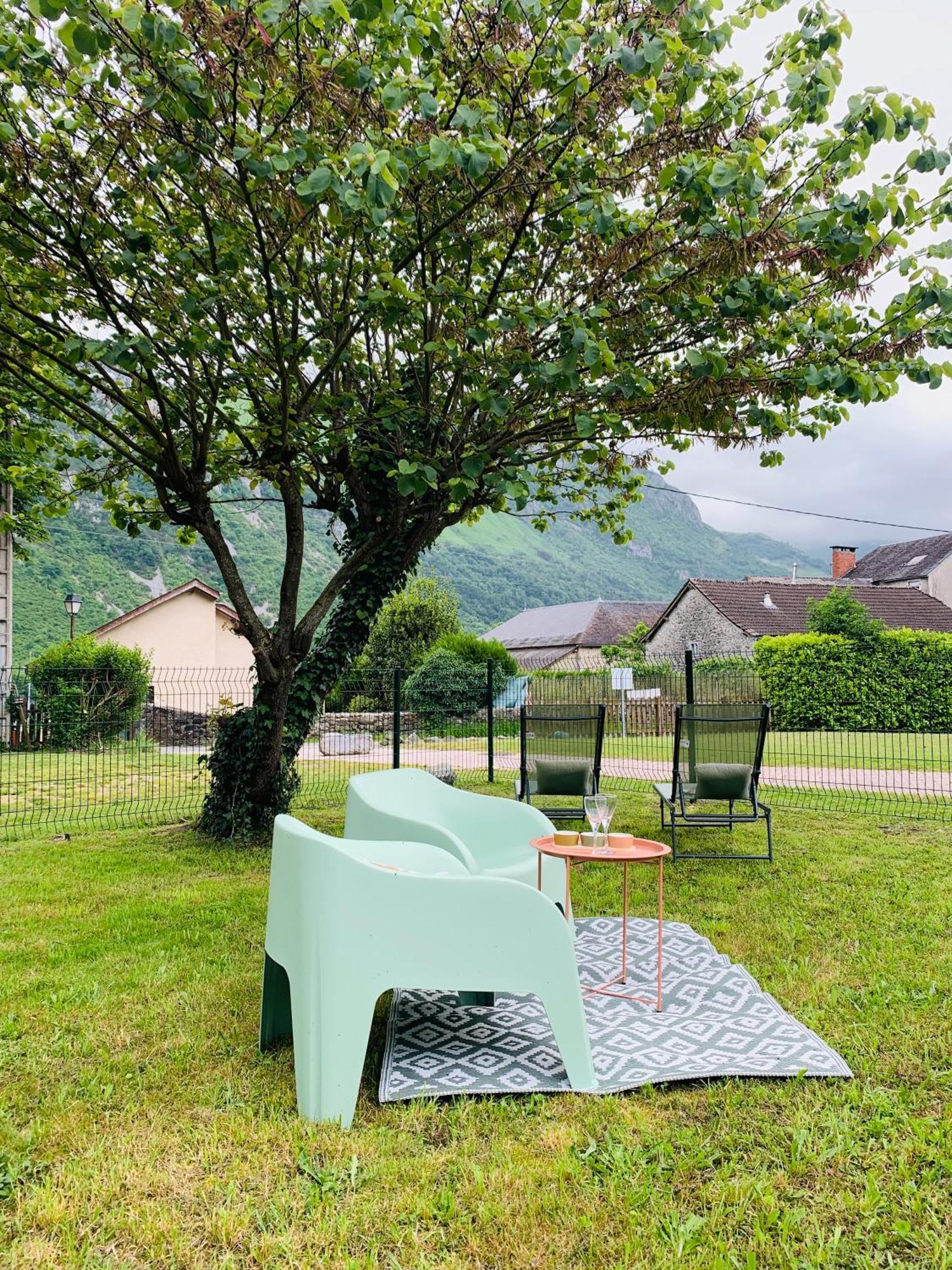 La Suite Unique - Le Jardin Sur Les Pyrenees- Vue Panoramique Montagne -Jardin Cloture Prive De 100M2-Parking-Linge De Lit Et Serviettes Compris- Bielle Luaran gambar