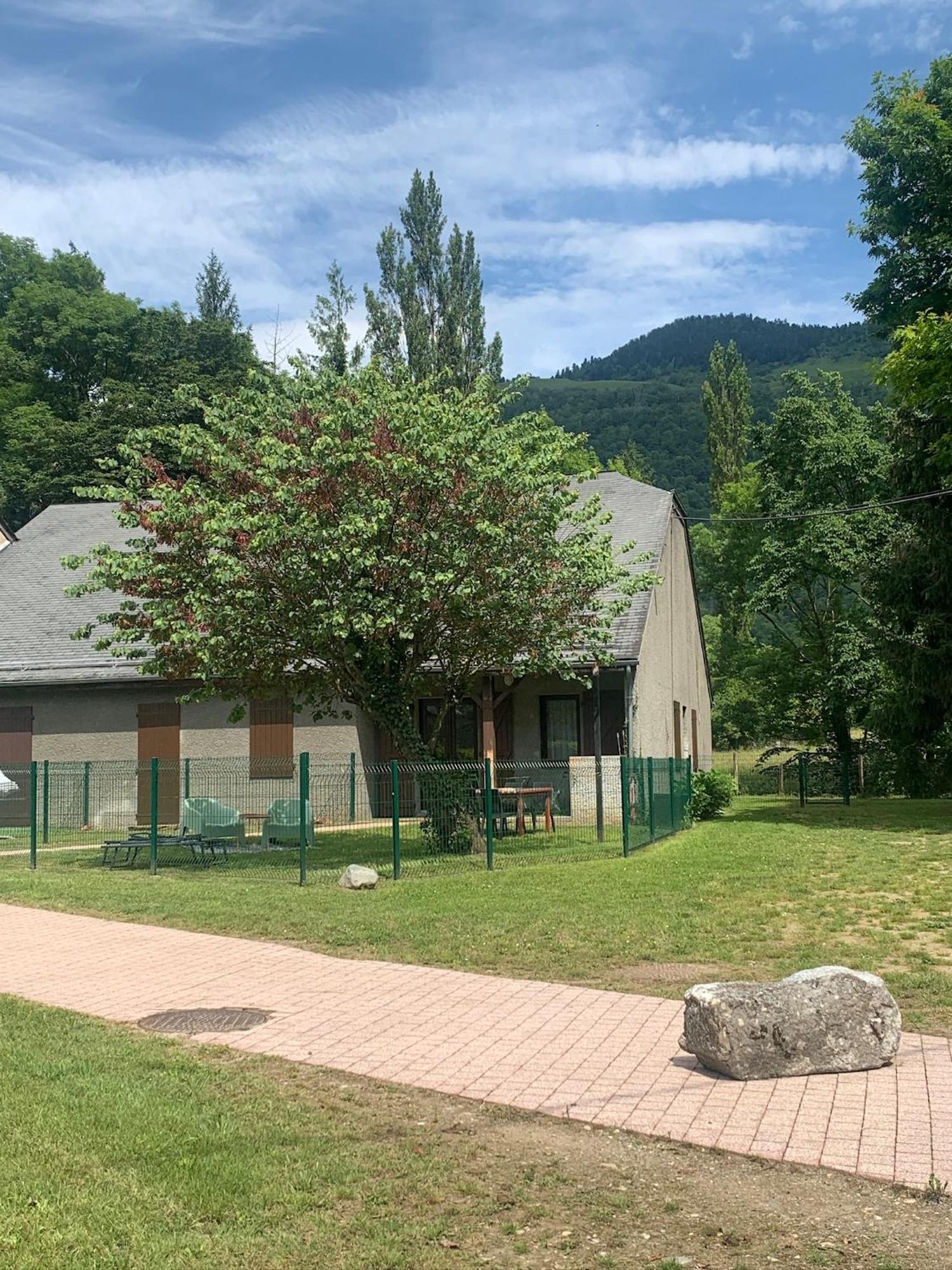 La Suite Unique - Le Jardin Sur Les Pyrenees- Vue Panoramique Montagne -Jardin Cloture Prive De 100M2-Parking-Linge De Lit Et Serviettes Compris- Bielle Luaran gambar