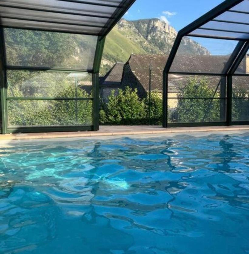 La Suite Unique - Le Jardin Sur Les Pyrenees- Vue Panoramique Montagne -Jardin Cloture Prive De 100M2-Parking-Linge De Lit Et Serviettes Compris- Bielle Luaran gambar